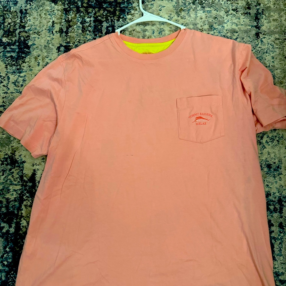 Tommy Bahama pink T-shirt size XL